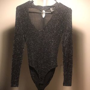 Forever 21 v vintage neck glitter body suit
